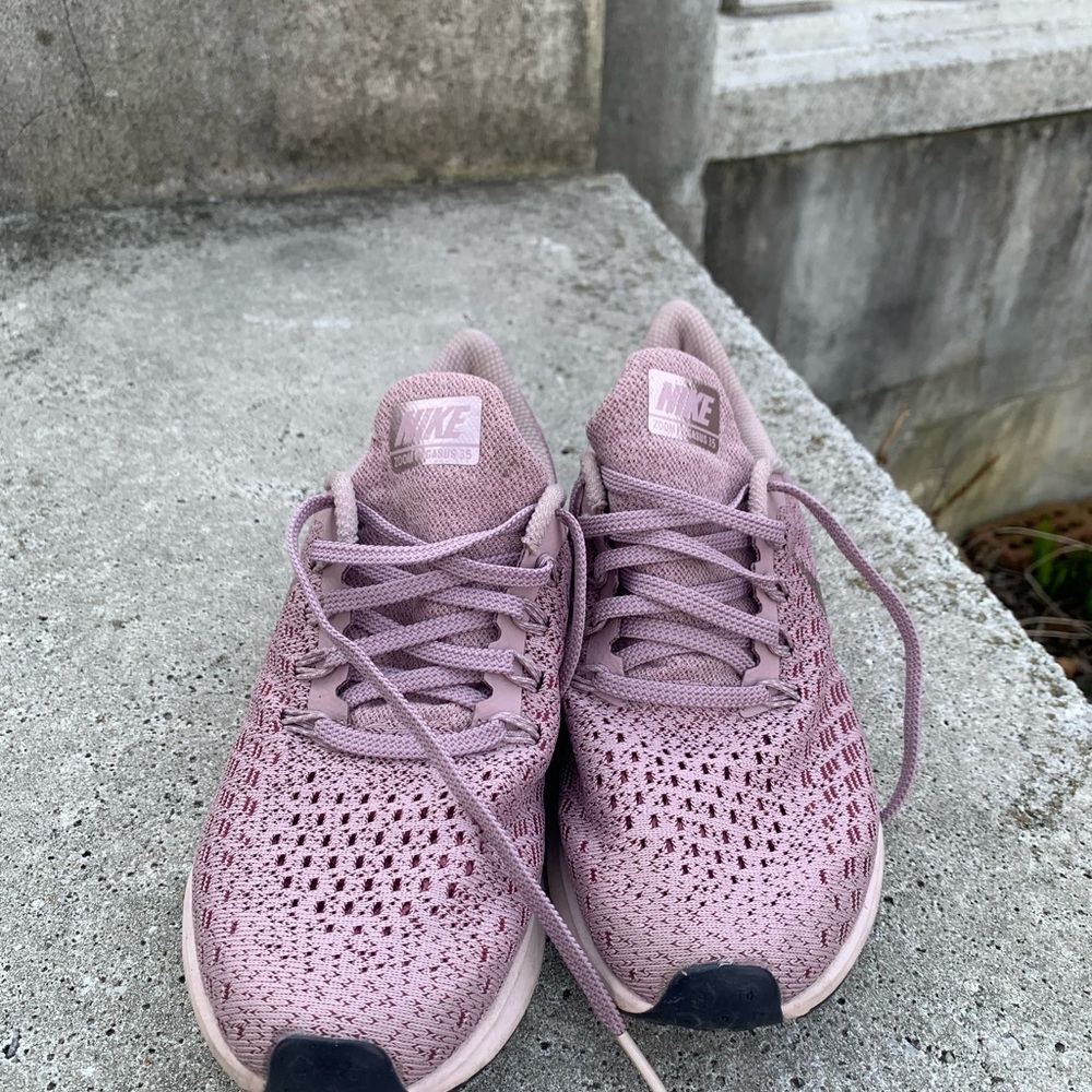 Nike Women's Pink Running Shoes